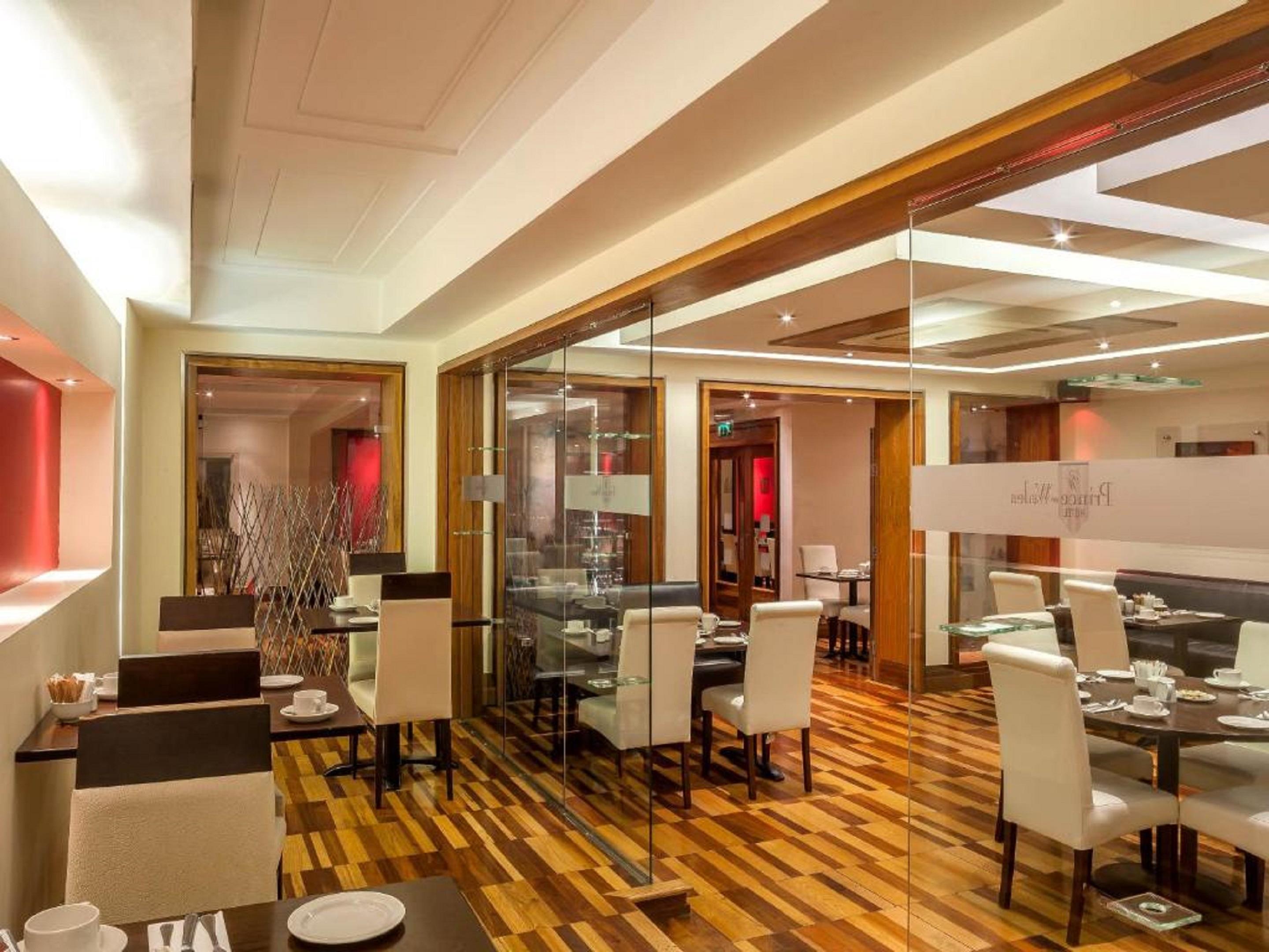 Prince Of Wales Hotel Athlone Bagian luar foto