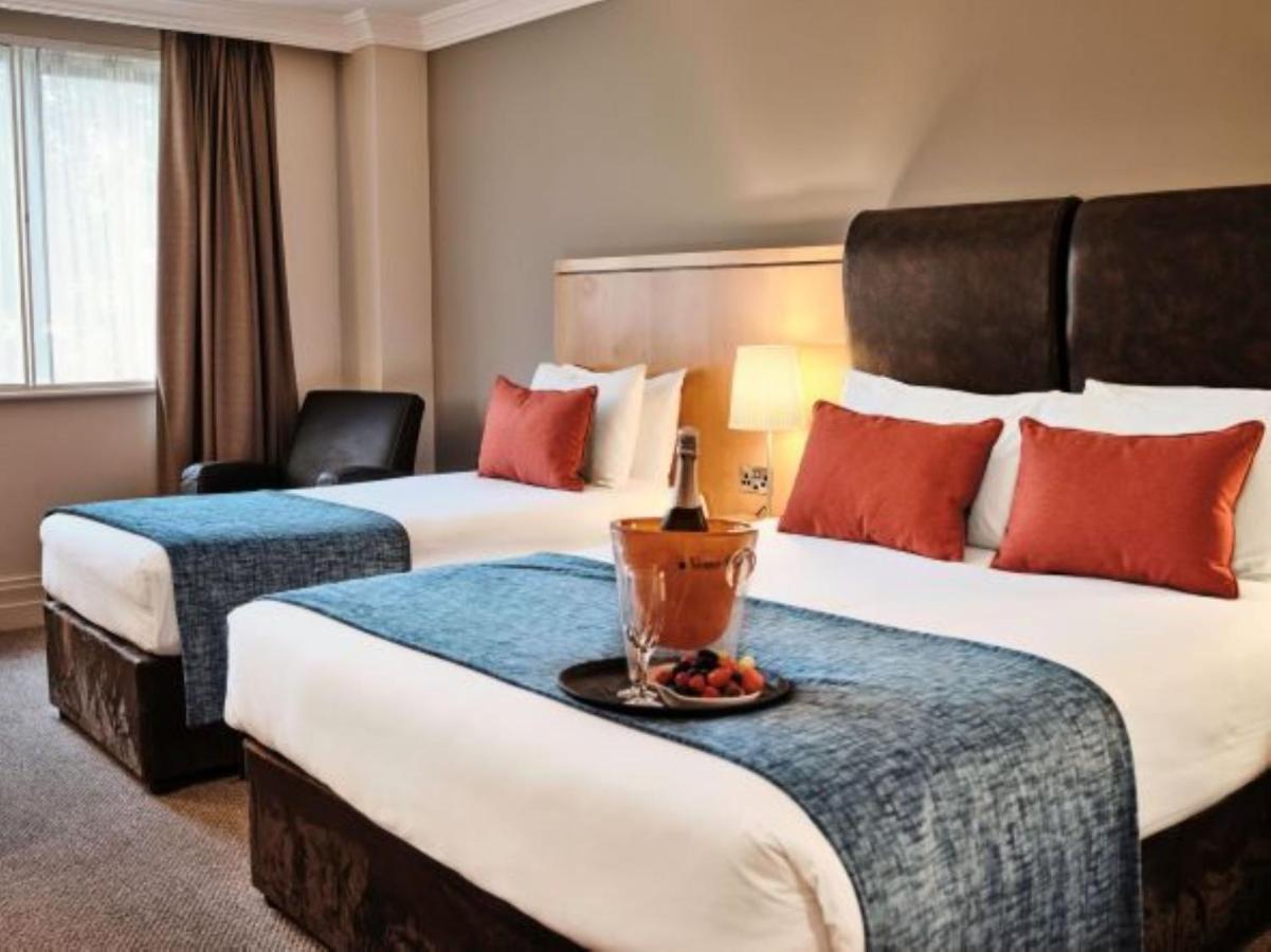 Prince Of Wales Hotel Athlone Bagian luar foto