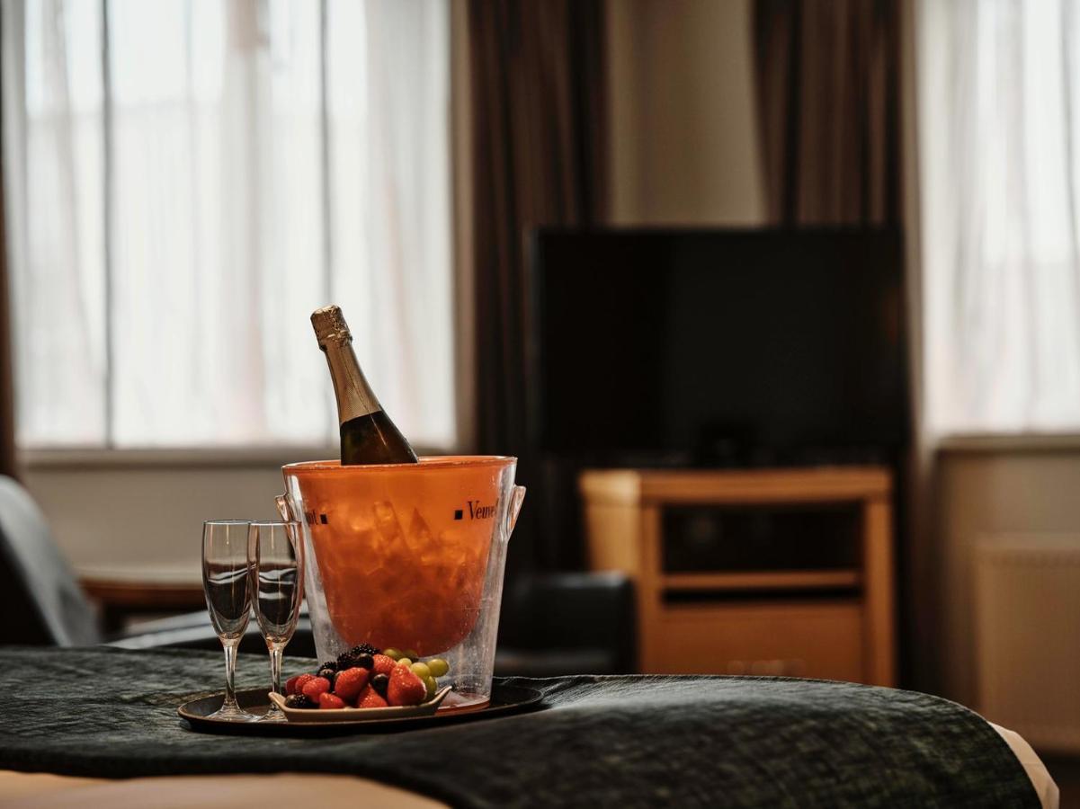 Prince Of Wales Hotel Athlone Bagian luar foto