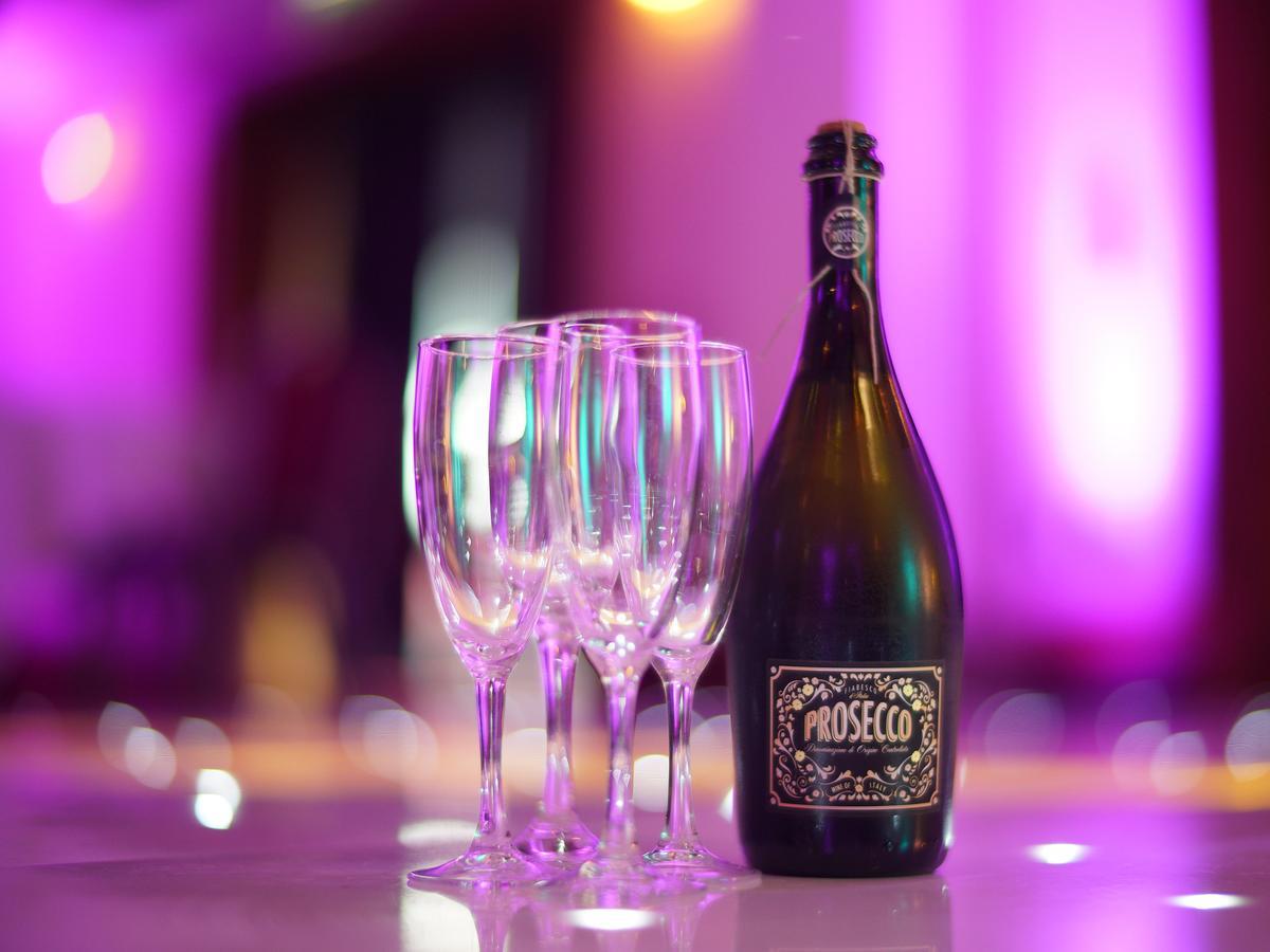 Prince Of Wales Hotel Athlone Bagian luar foto