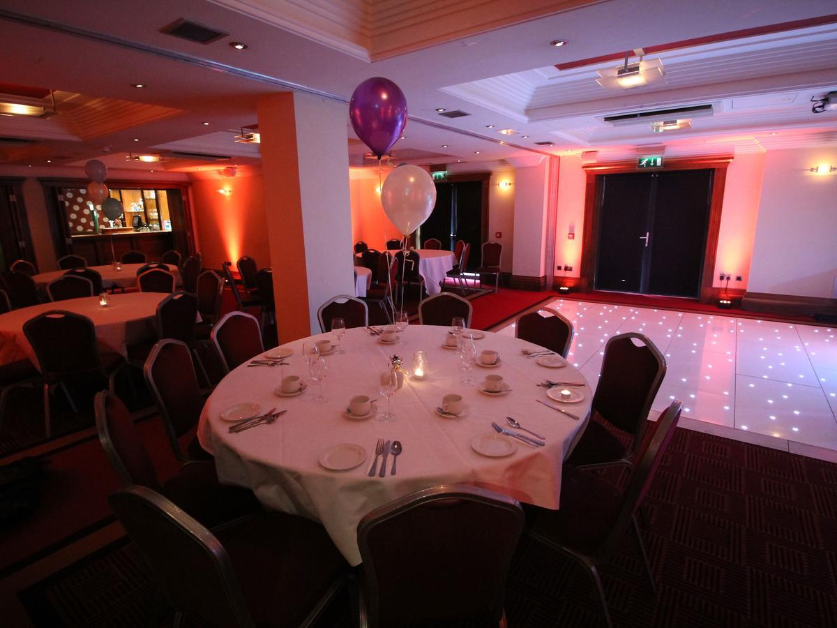 Prince Of Wales Hotel Athlone Bagian luar foto