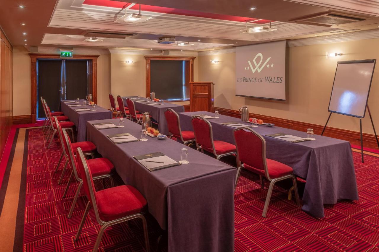Prince Of Wales Hotel Athlone Bagian luar foto